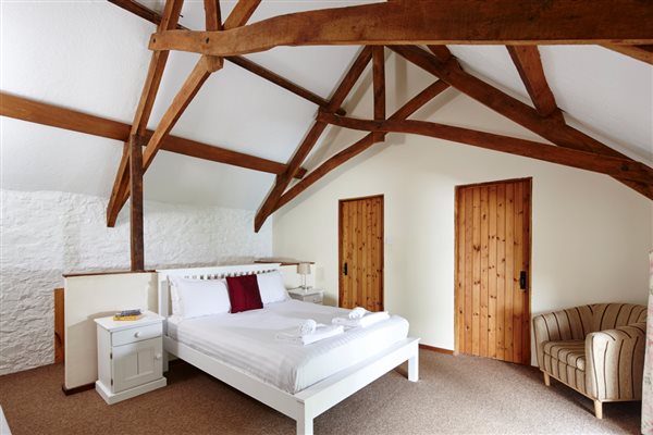 Cedar king bedroom